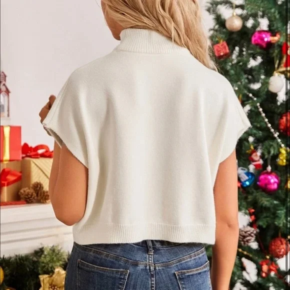 Sweaters - Picture 4 of 4